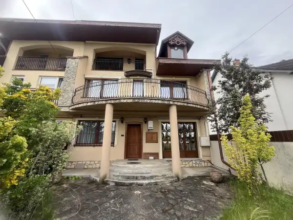 Eladó családi ház, Debrecen 6 szoba 240 m² 188 M Ft