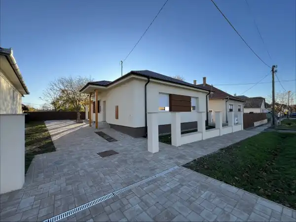 Eladó családi ház, Hajdúszoboszló 4 szoba 91 m² 105 M Ft