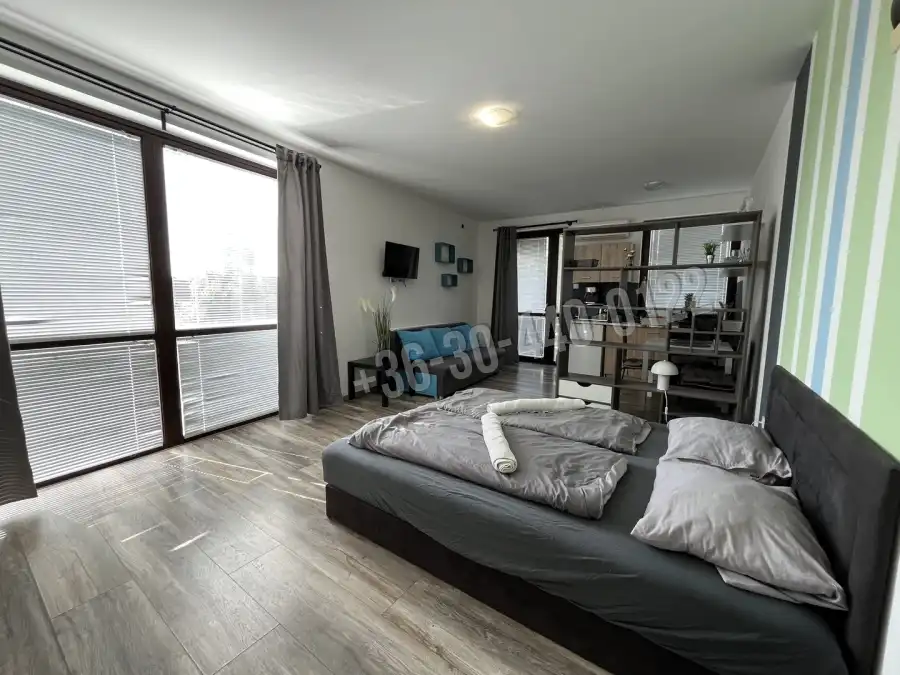 eladó újszerű téglalakás, Hajdúszoboszló